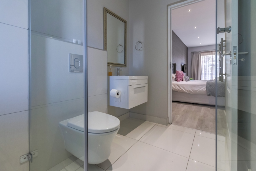 To Let 2 Bedroom Property for Rent in Paardevlei Western Cape